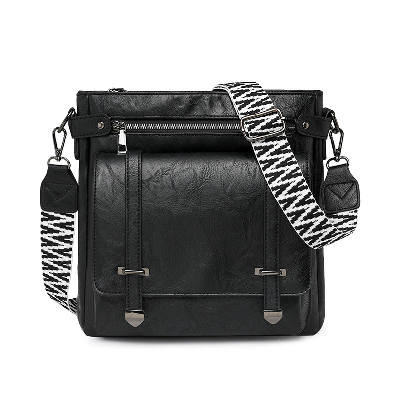 Women's Fashion Personality Large Capacity Commuter Flap Women's Shoulder Bag