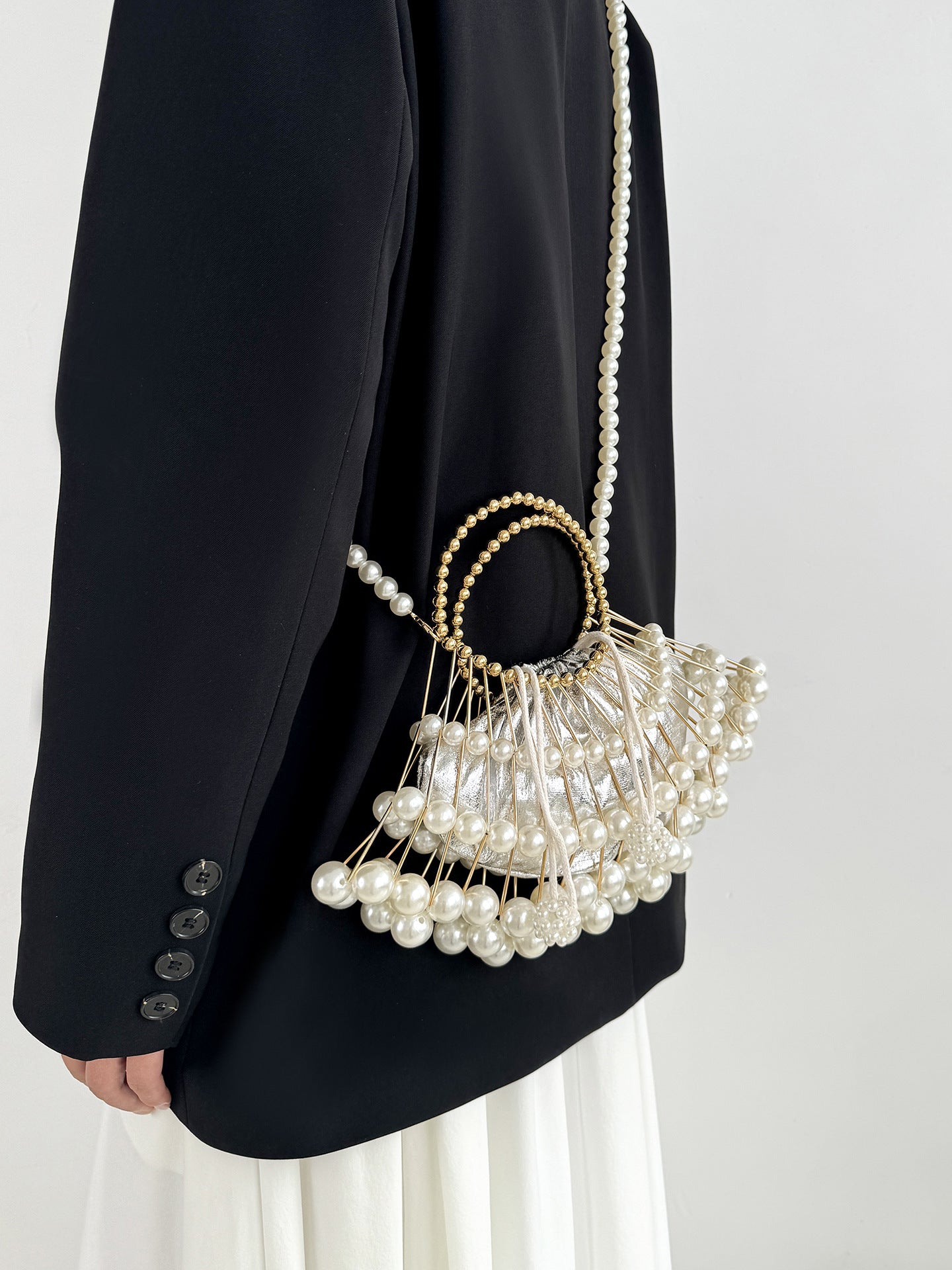 Women's Woven Hollowed Fan-shaped Shell Portable Dinner Pearl Bags