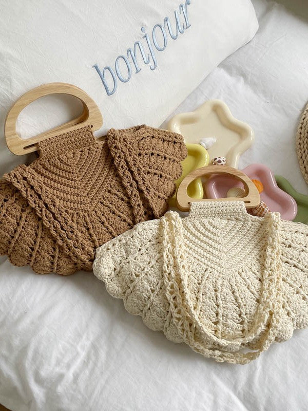 Woven Design Wooden Hand Holding Bao Vacation Beach Women's Shoulder Bag