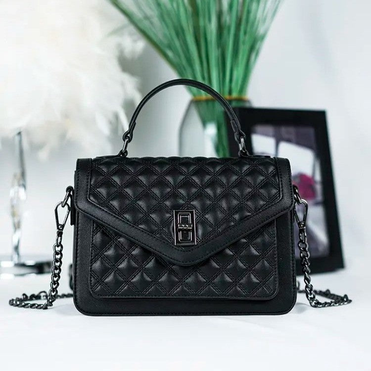 Women's Rhombus Simple Commute Fashion Large Capacity Chain Bags
