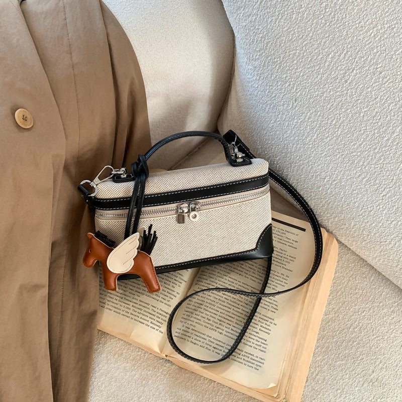 Women's Fashion Horse Hanging Portable Large Capacity Versatile Women's Handbag