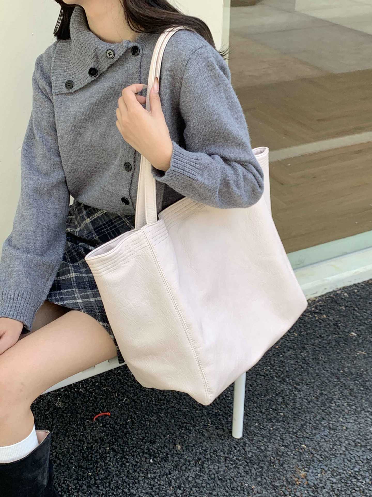 Women's Large Capacity Soft Leather Simple Female Bags