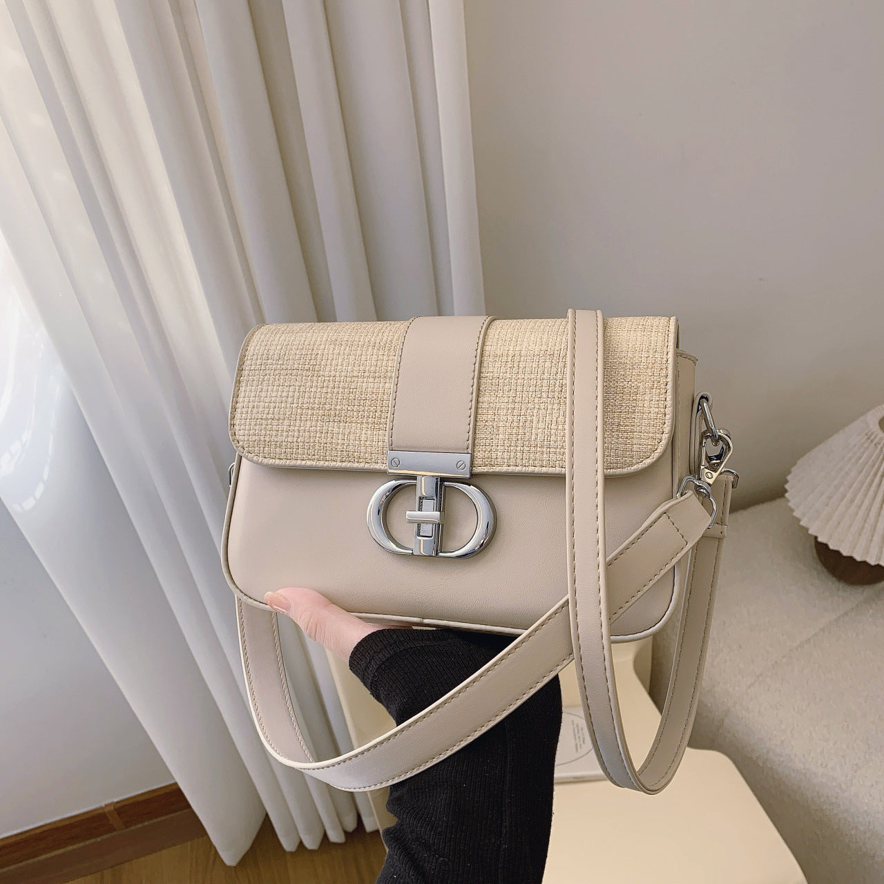 Women's Retro Minority Design Fashionable Chain High Sense Women's Messenger Bag