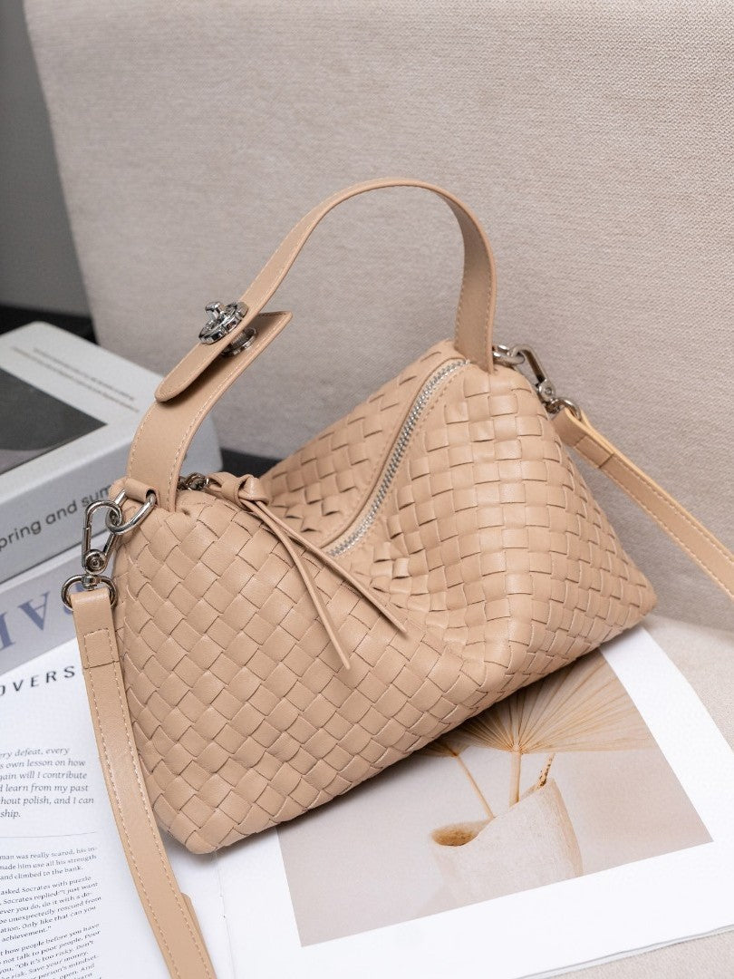 Women's Niche Woven Dumpling Sheepskin Hand Fashion Genuine Bags