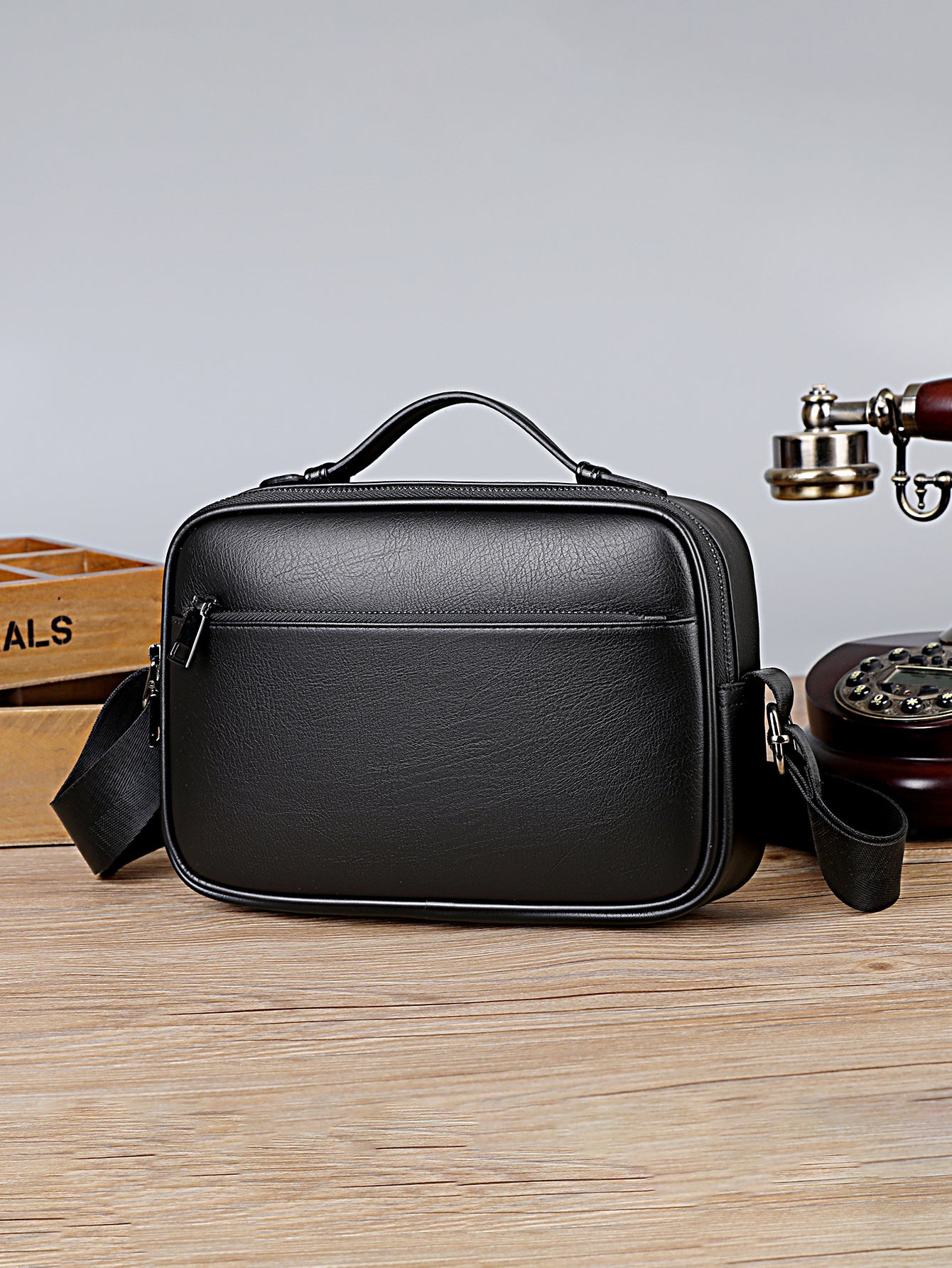 Men's Personality Simple Fashion Green Large Capacity Men's Messenger Bag