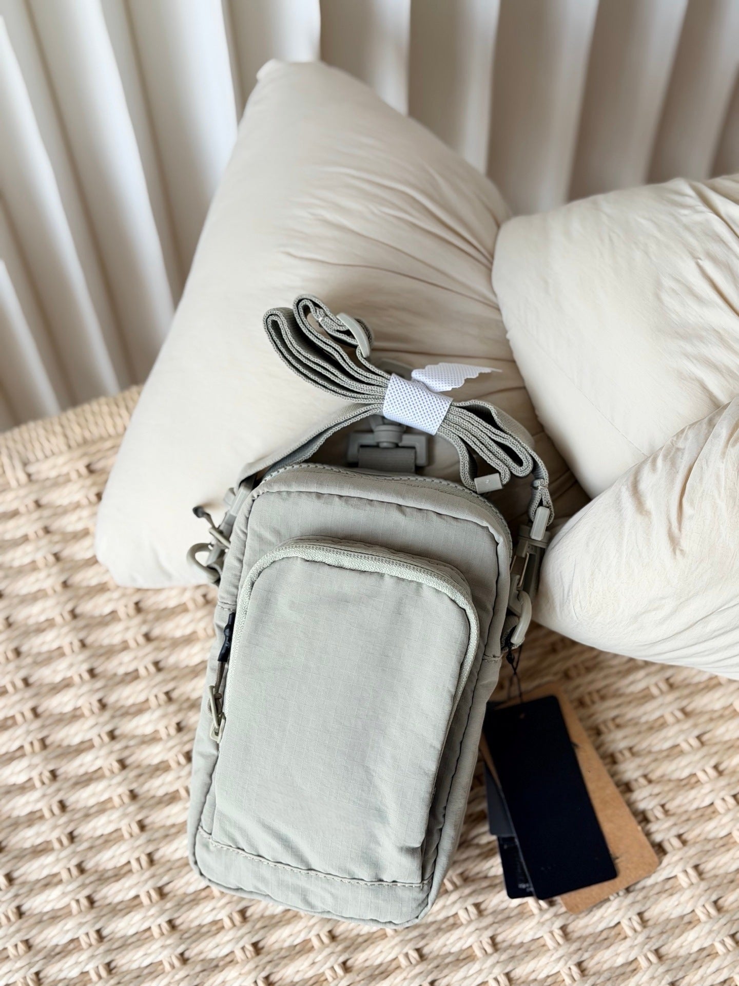 Women's & Men's Design Versatile Solid Color Lightweight Mobile Phone Bag
