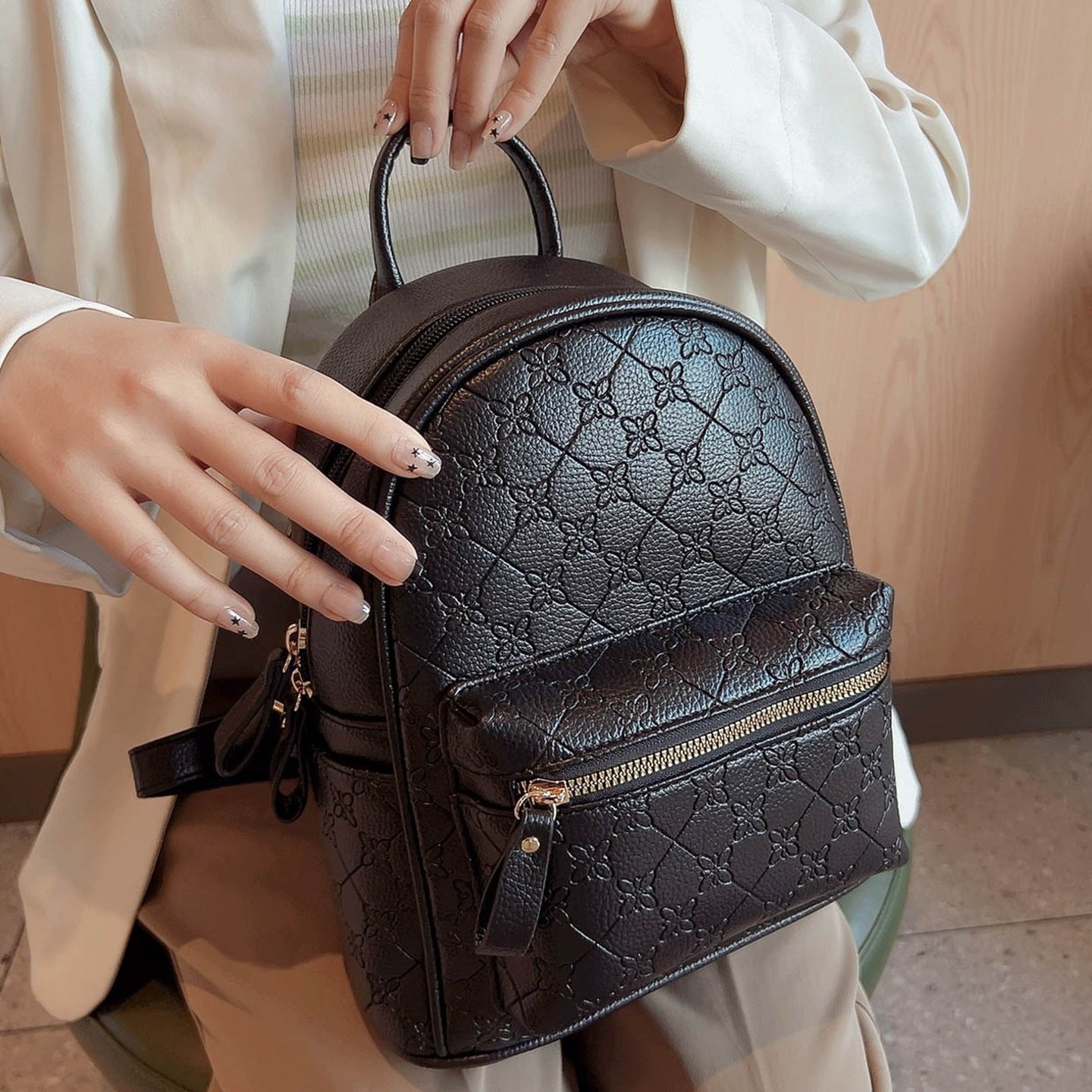 Women's Fashion Trend Embossed High Sense Women's Backpack