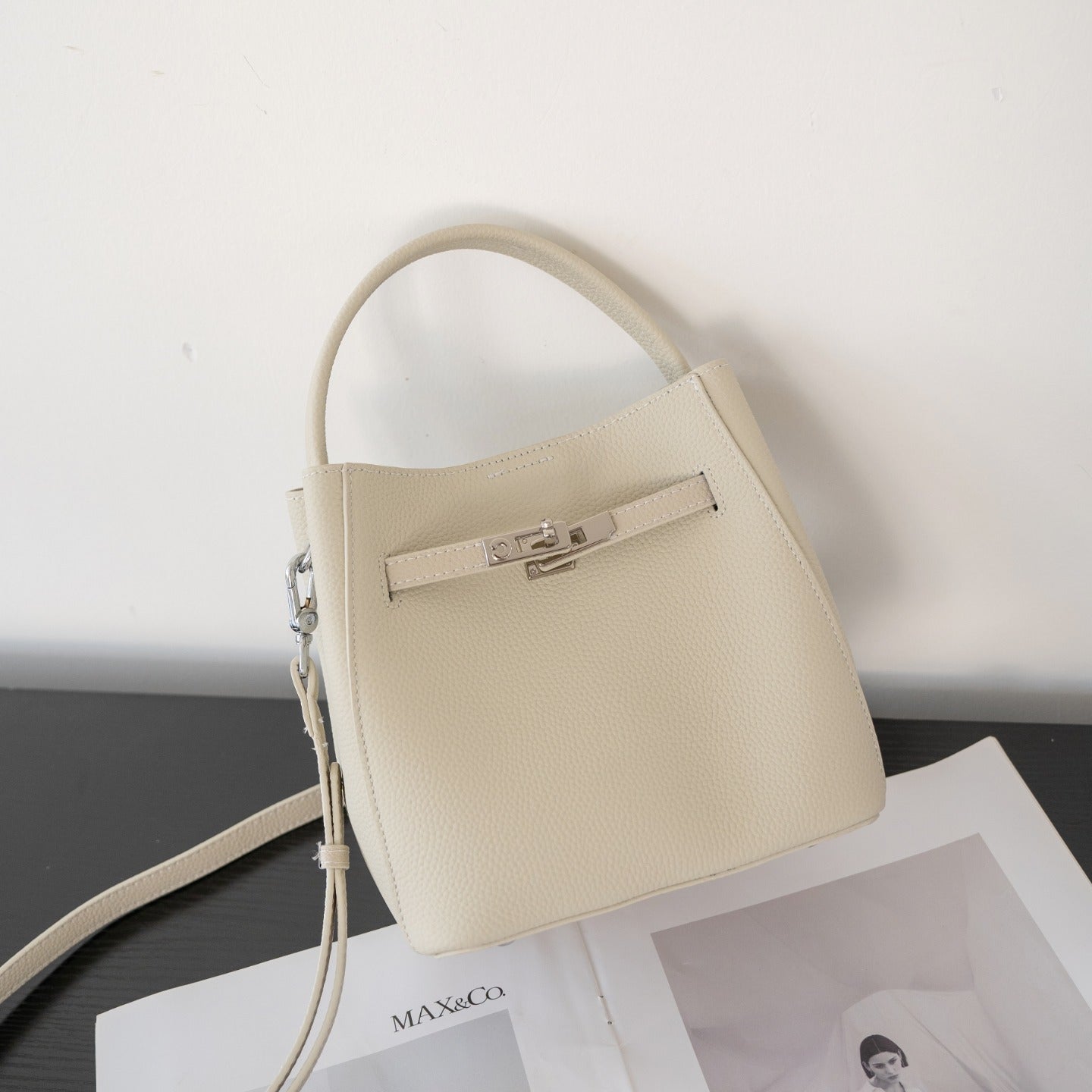 Women's First Layer Cowhide Vegetable Basket Lychee Pattern Underarm Bucket Bag
