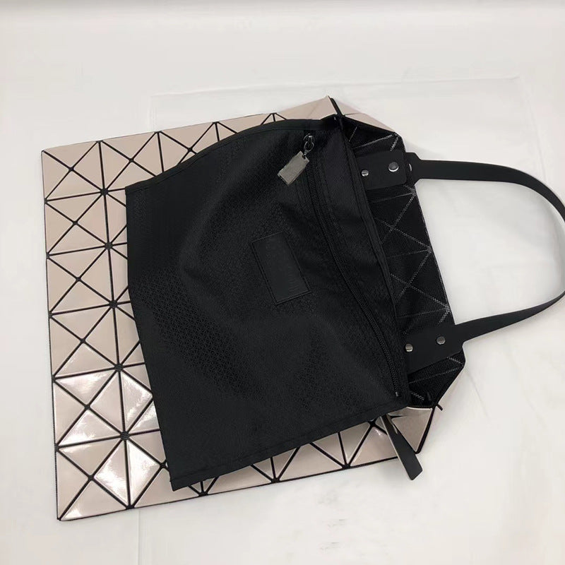 Women's Classic Glossy Rhombus Geometric Fashion Large Capacity Women's Handbag