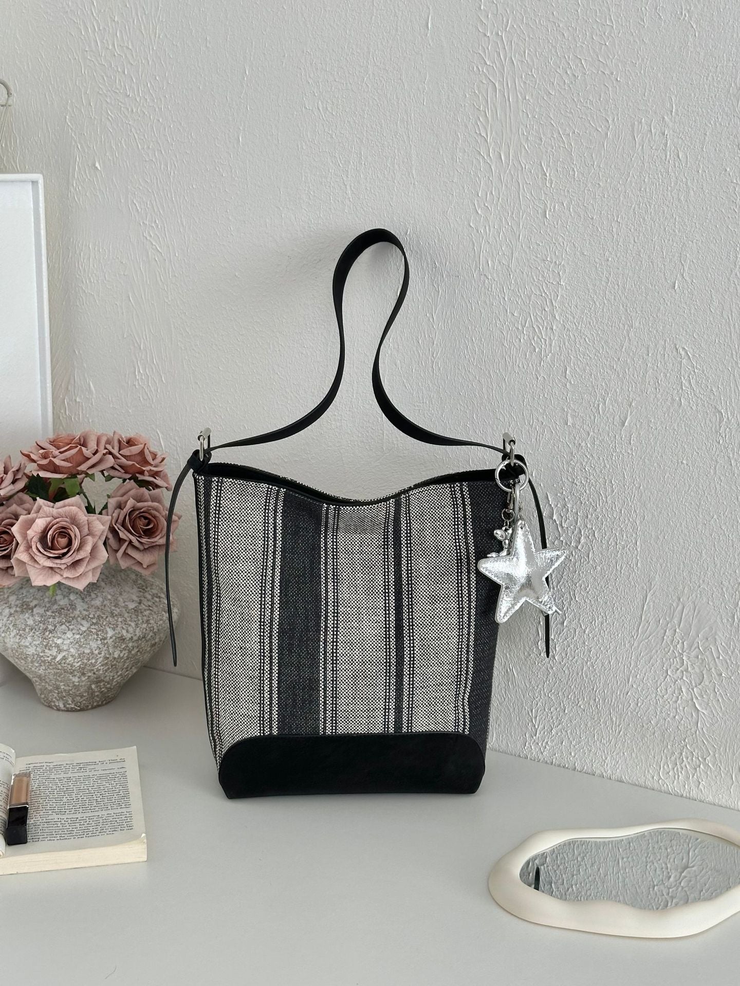 Vintage Stripe Idle Style High Sense Women's Shoulder Bag
