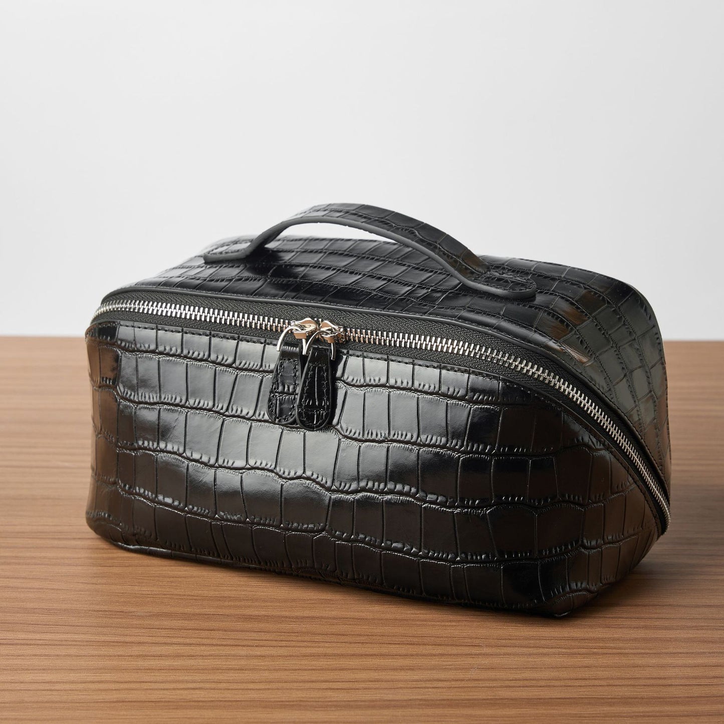 Premium Genuine Leather Large Capacity Convenient Wash Makeup Bag
