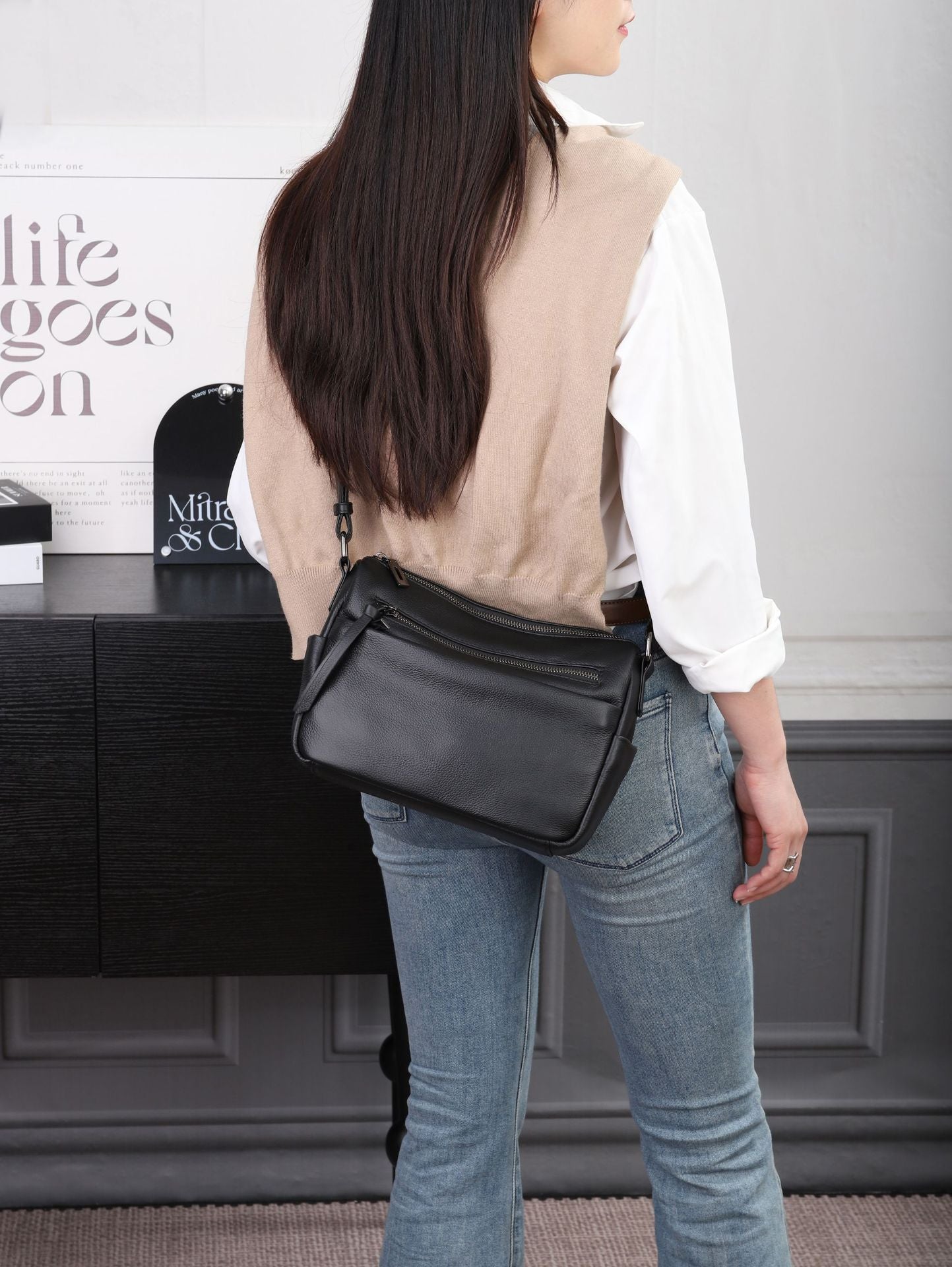 Cowhide Niche Commuter Underarm Back Large Capacity Versatile Leather Women's Messenger Bag