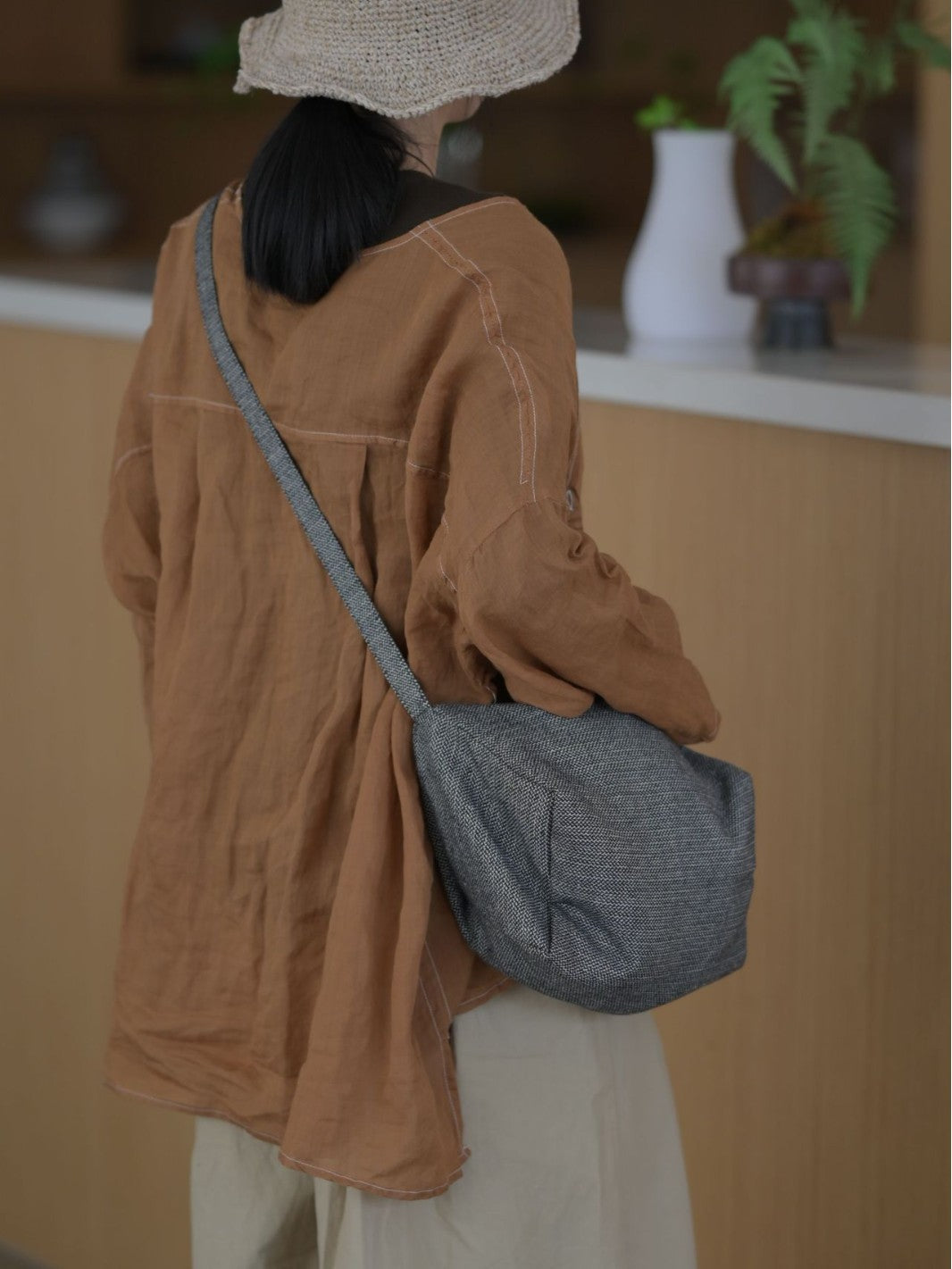 Women's Simple Pillow Large Capacity Solid Color Cotton Linen Niche Travel Bags