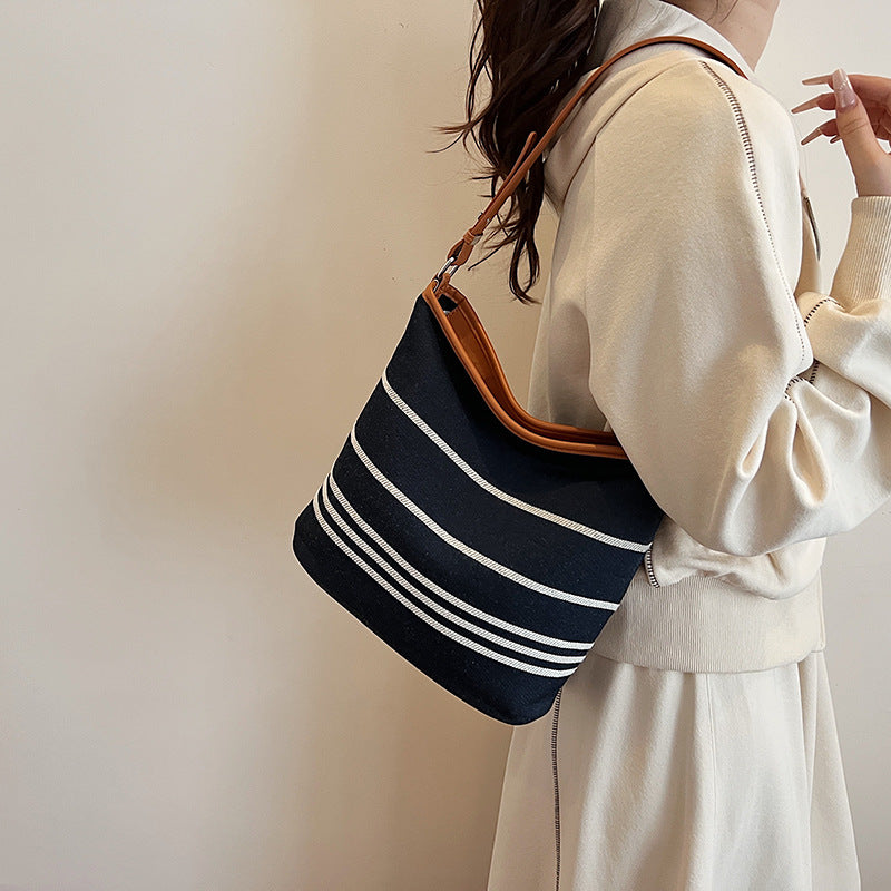 Women's Lightweight Simple Contrast Color Striped Fashion Women's Messenger Bag