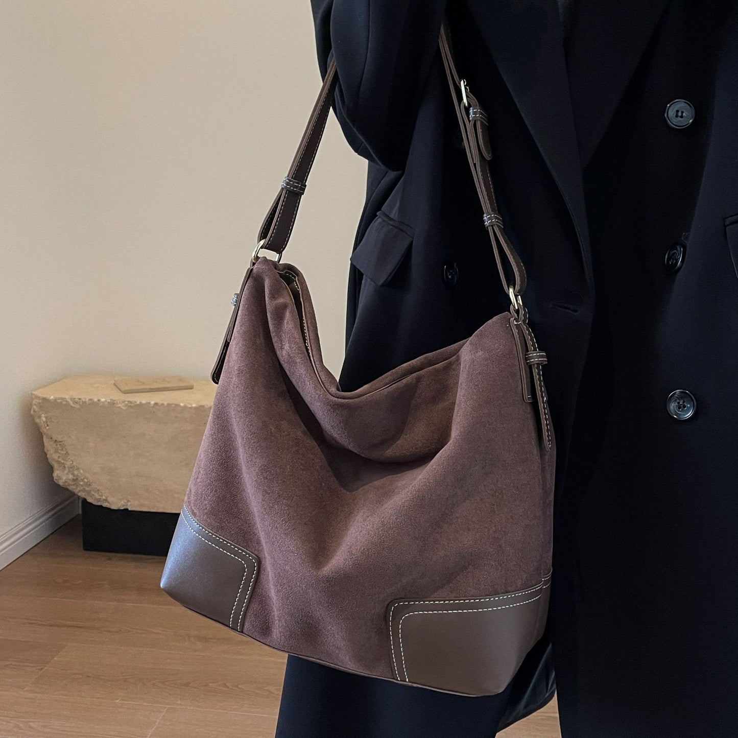 Women's High-grade Suede Large Trendy Easy Matching Tote Bags