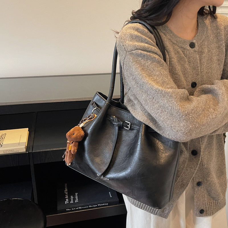 Women's Retro Fashion Underarm Commuter Large Capacity Women's Shoulder Bag