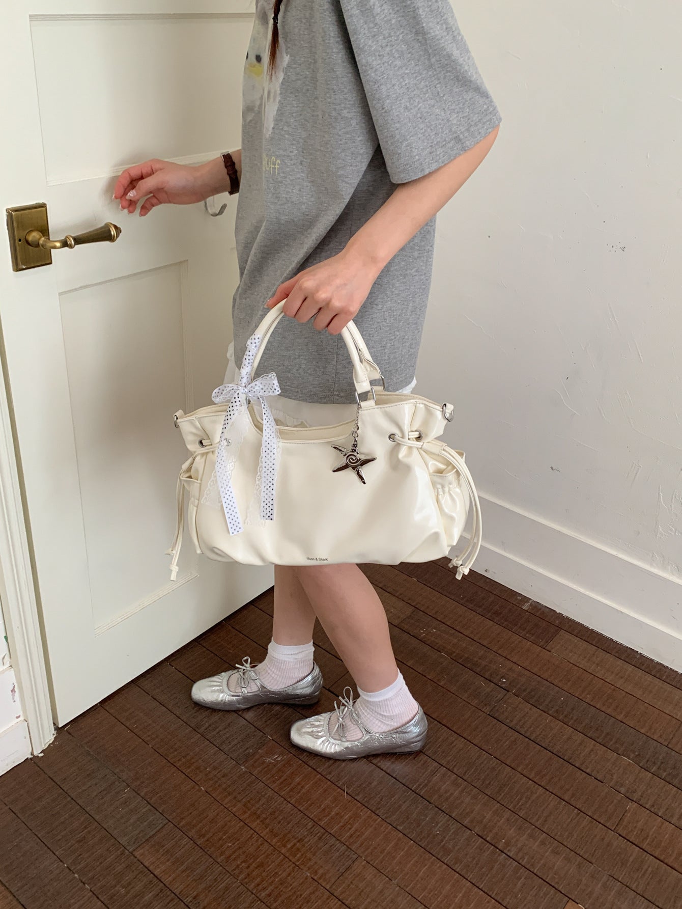 Women's Niche Large Capacity Totes Commuter Fashion Women's Shoulder Bag