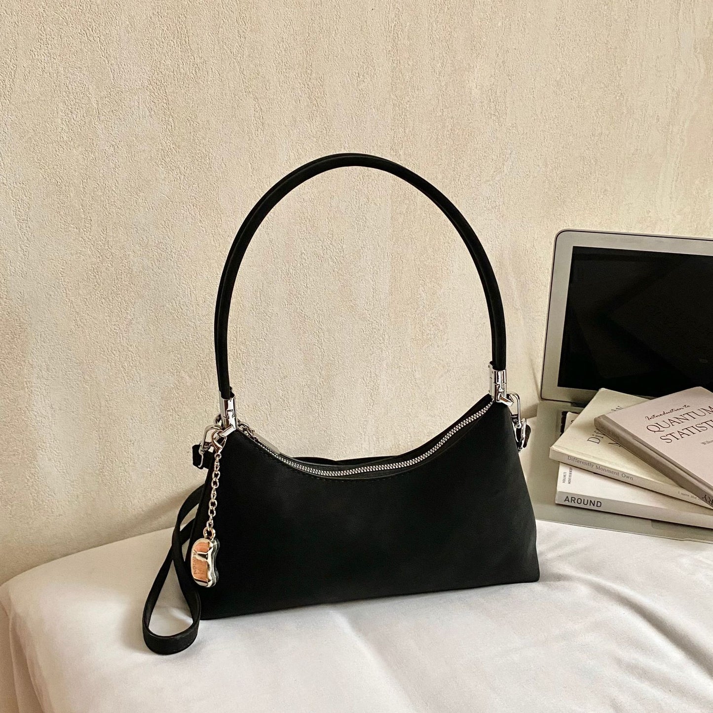 Women's Retro Pillow Simple Commute Niche Trendy Shoulder Bags