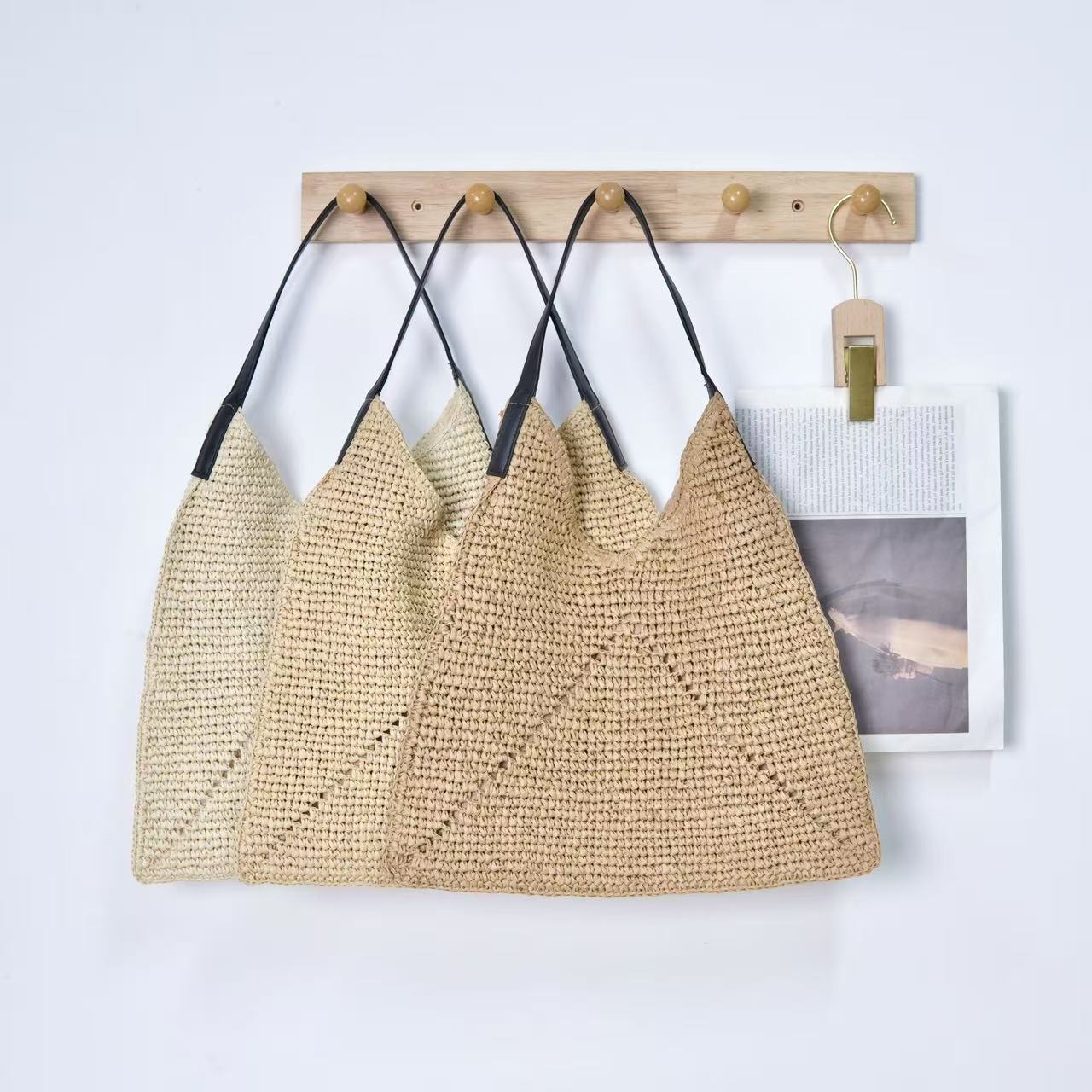 Women's Hand Woven Niche Straw Seaside Holiday Large Capacity Women's Shoulder Bag
