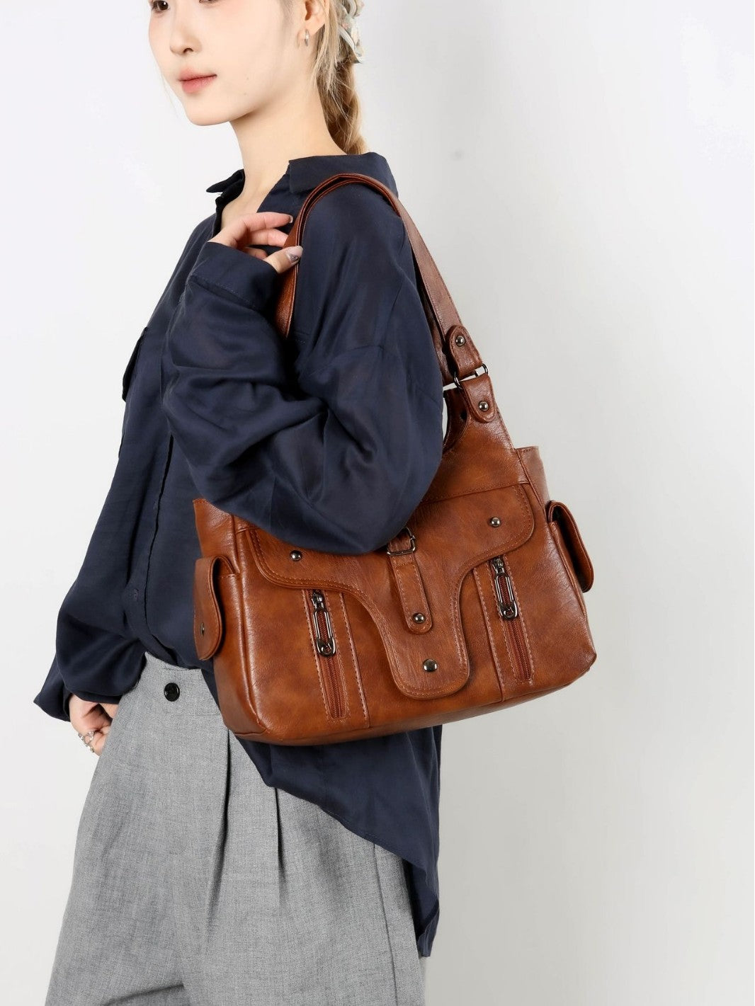 Women's Retro Large Capacity Fashion High-grade Western Handbags
