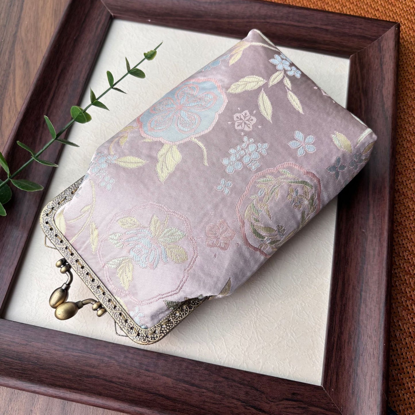 Finished Ancient Style Female Vertical Retro Tassel Frame Mobile Phone Bag