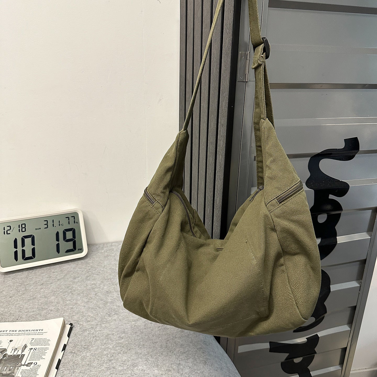 Artistic Retro Canvas Lazy Large Capacity College Shoulder Bags