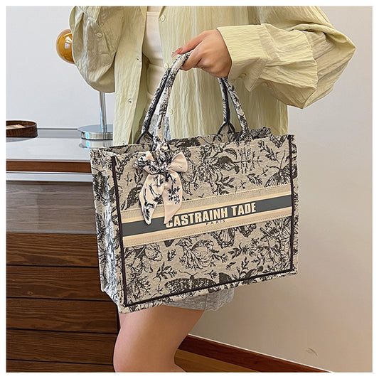 Fashionable Large Autumn Retro Printed Embroidered Women's Shoulder Bag