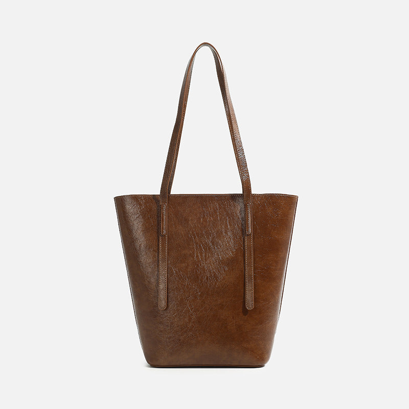 Women's Large Capacity Fashion Commuter Leather Retro Bucket Bag