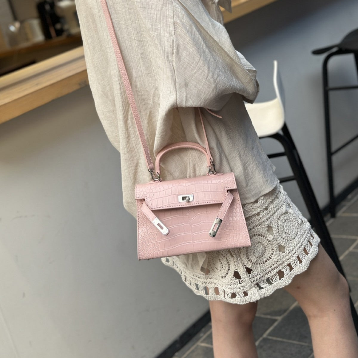 Women's Quality Crocodile Pattern Second Generation Kelly Fashion Candy Color Handbags