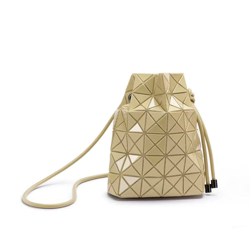 Geometric Rhombus With The Same Background Color Drawstring Women's Shoulder Bag