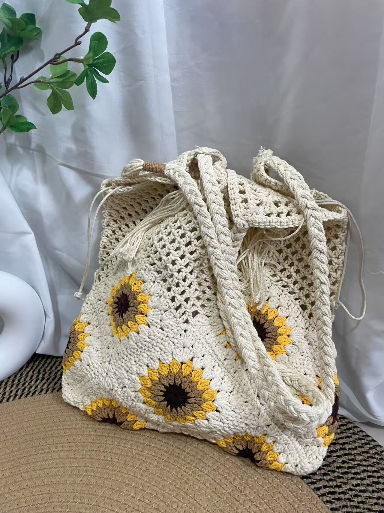 Women's Woven Large Capacity Cotton Hollow Idle Style Vacation Bags