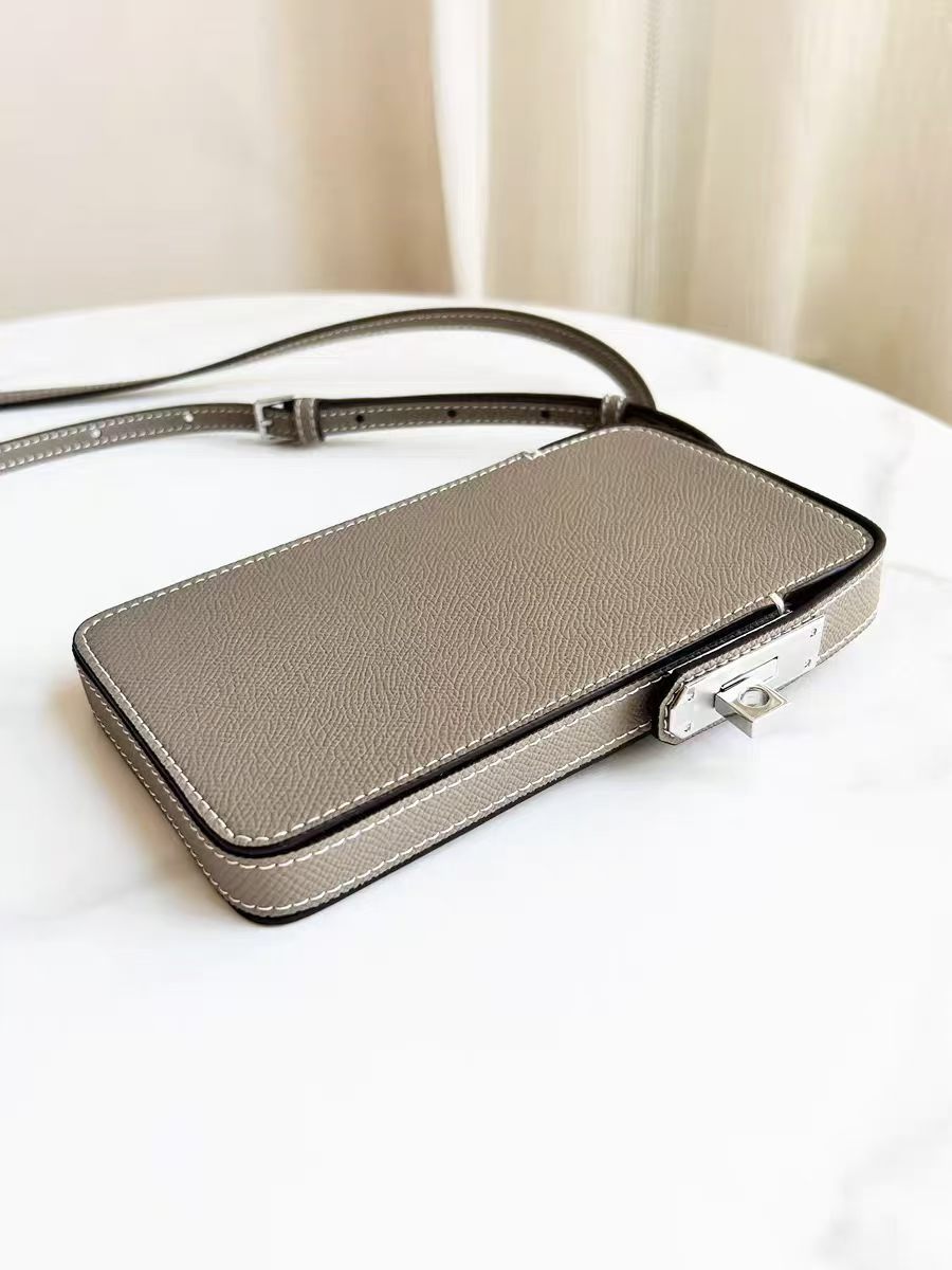 Women's Leather Twist Vertical Box Solid Color Mobile Phone Bag