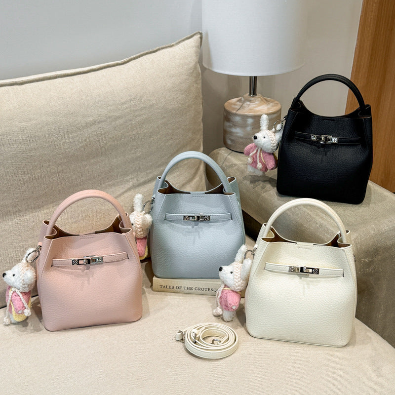 Large Capacity Quality Stylish Good Texture Commuter Women's Shoulder Bag