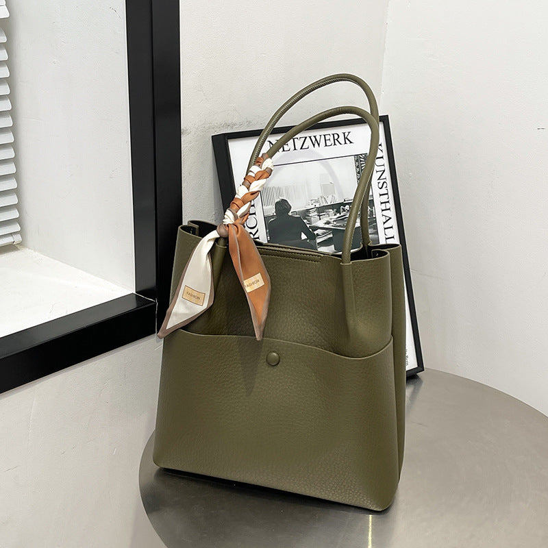 Beautiful Women's Large Capacity Portable Commuter Bags