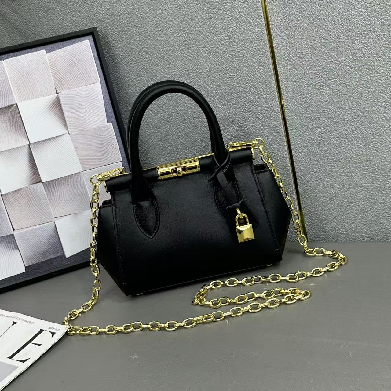 Women's Fashion Chain High Sense Versatile Light Women's Handbag