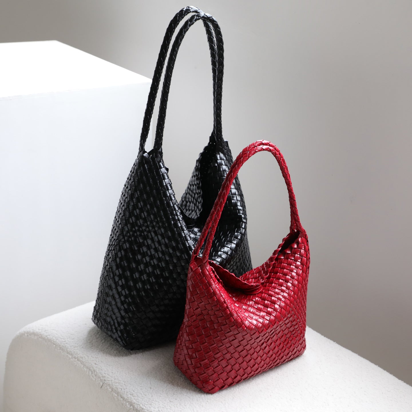 Women's Leather Hand-woven Large Capacity Totes Stylish Bags