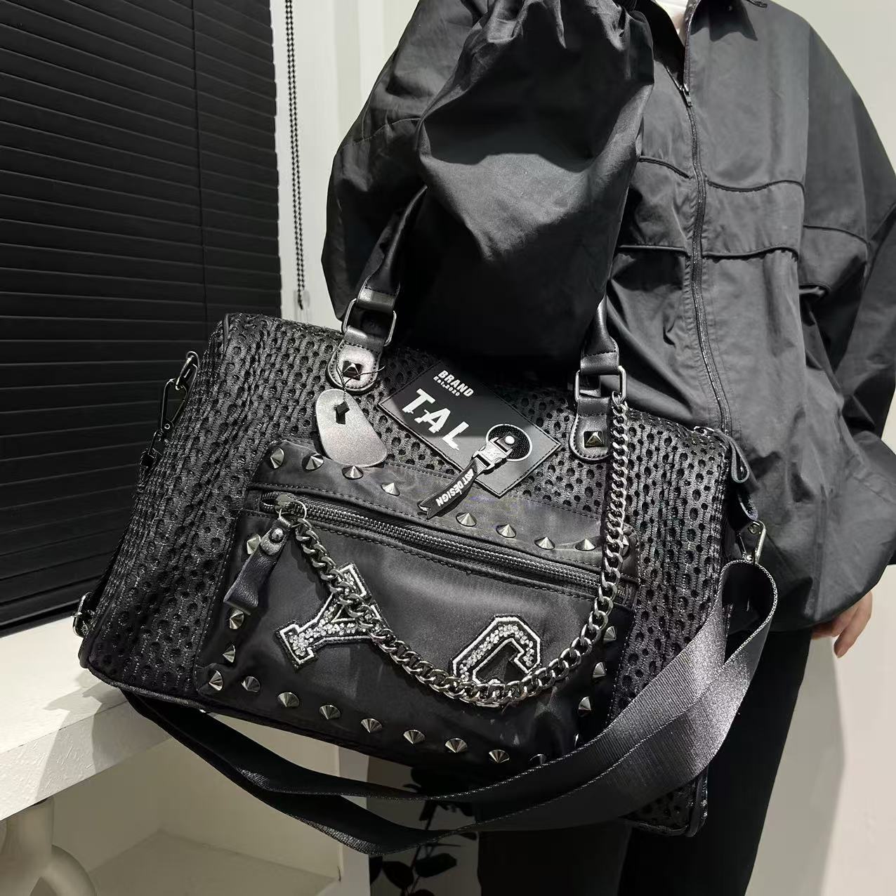 Women's Mesh Patchwork Rivet Chain Personalized Fashion Handbags