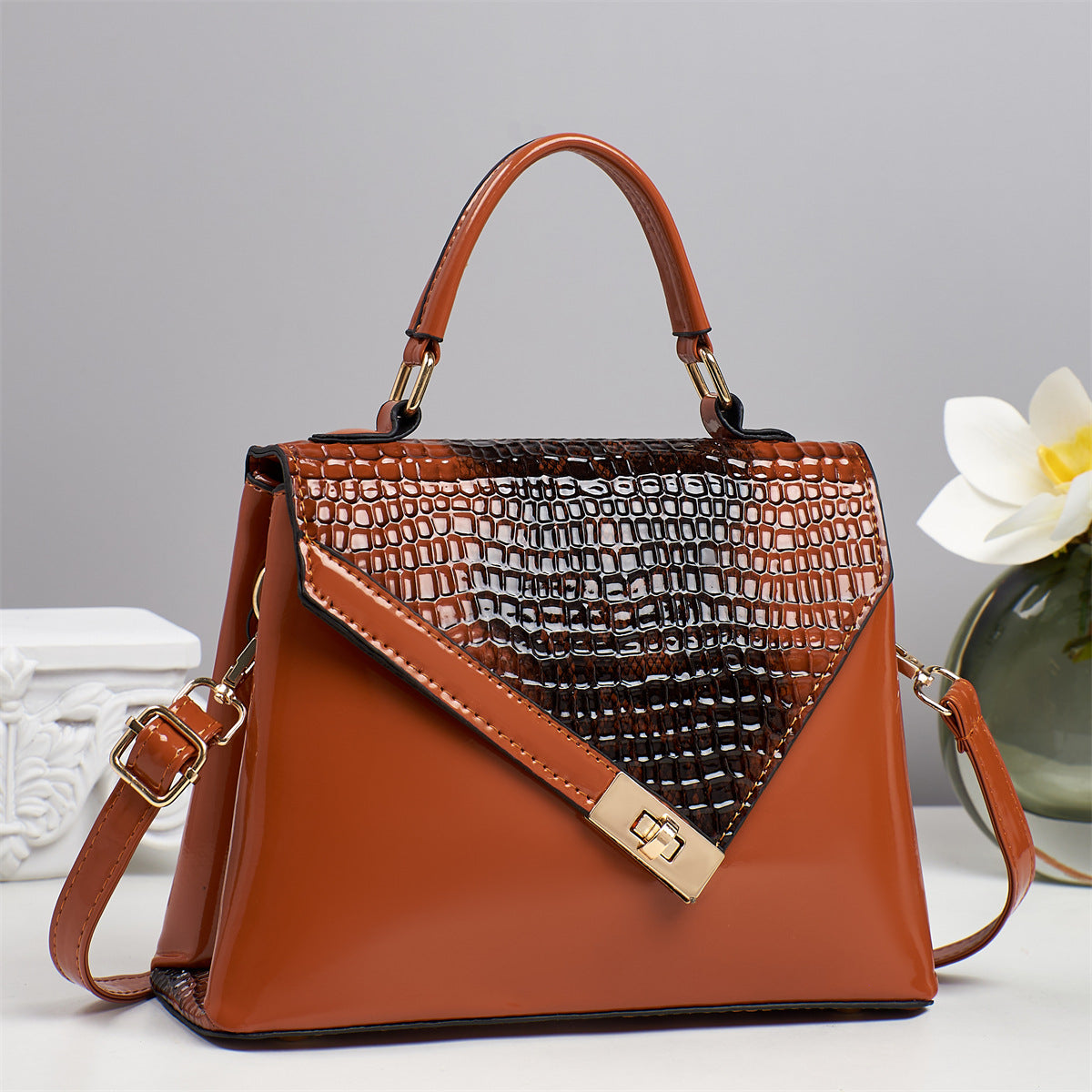 Women's Simple Retro Fashion Crocodile Pattern Small Square Bags
