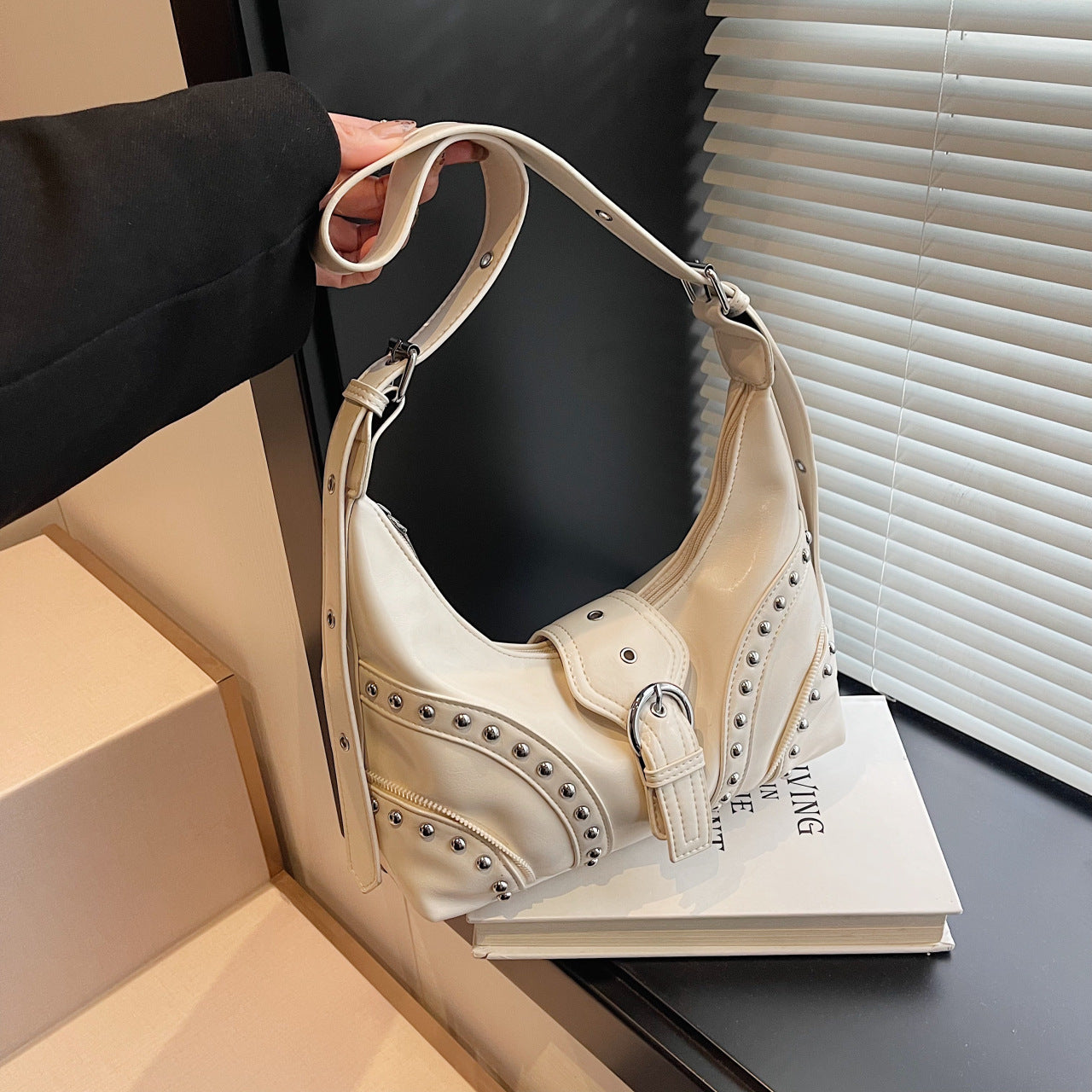 Women's Niche Retro Style Fashion Trend Underarm Bags
