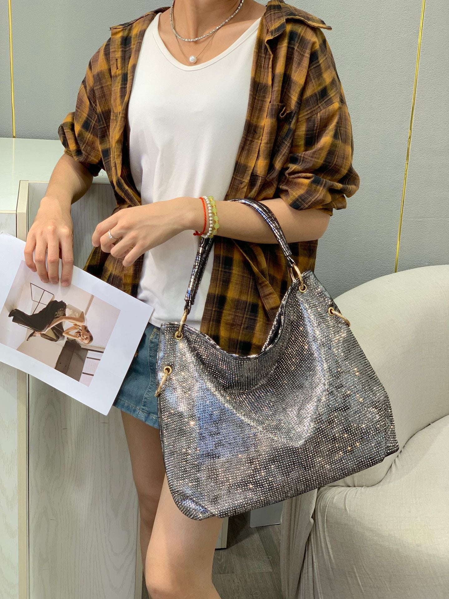 Women's Fashion Rhinestone Retro Large Capacity Portable Tote Bag