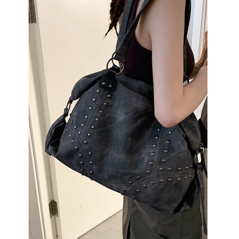 Women's Retro Fashion Rivet Simple Large Capacity Handbags