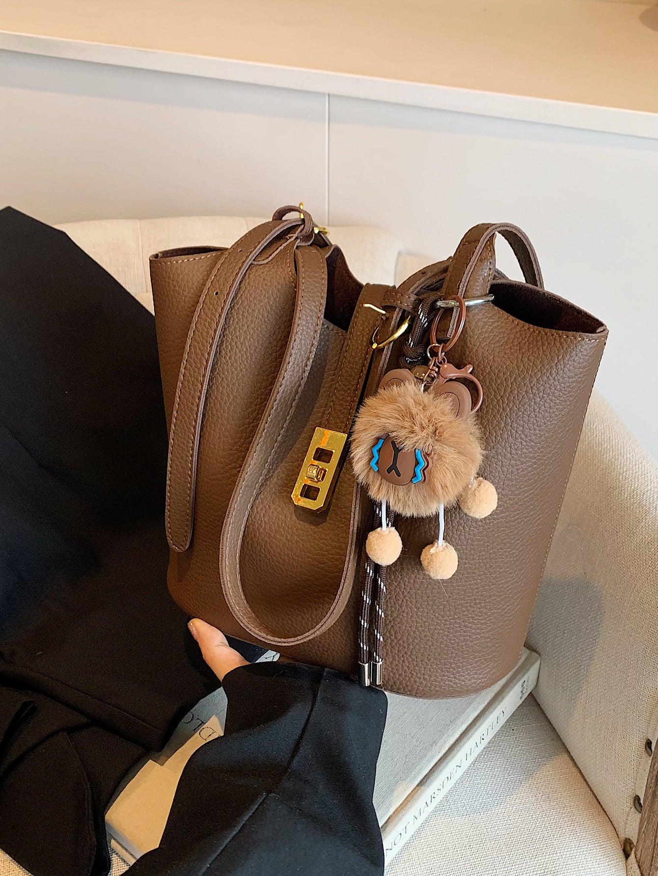 Women's High-grade Retro Underarm Super Hot Portable Bags