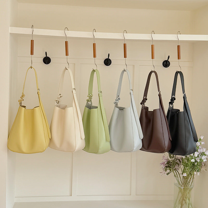 Women's Niche Korean Fashionable Large Capacity Simple Bucket Bag