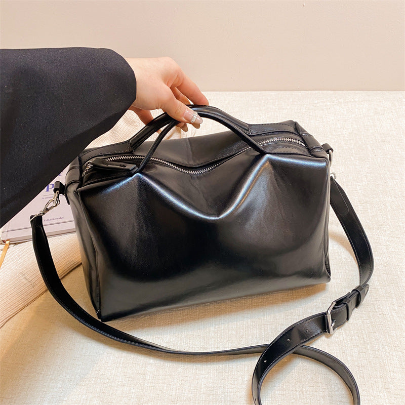 Women's Portable Minority Simple Commuter Wide Strap Bags