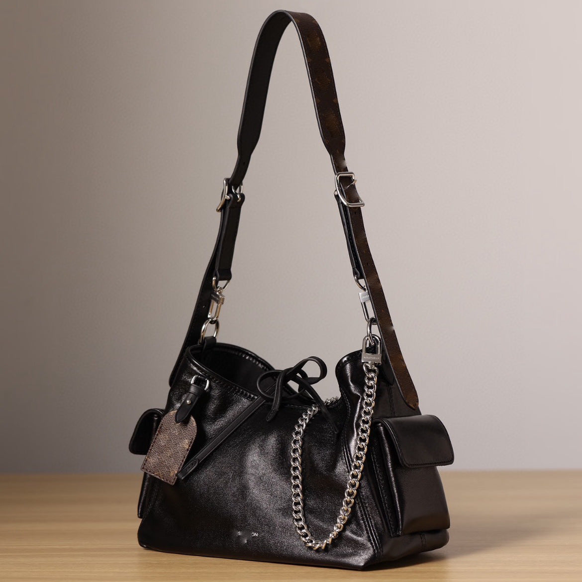 Women's Fashion Simple Large Capacity Soft Leather Female Tote Bag
