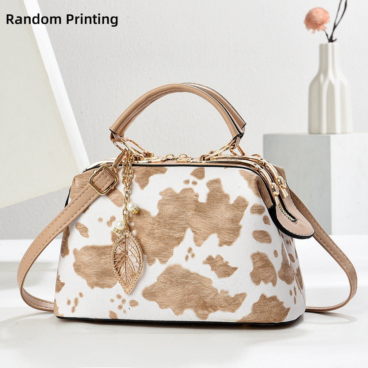 Women's Large Capacity Cows Pattern Chain Portable Women's Handbag