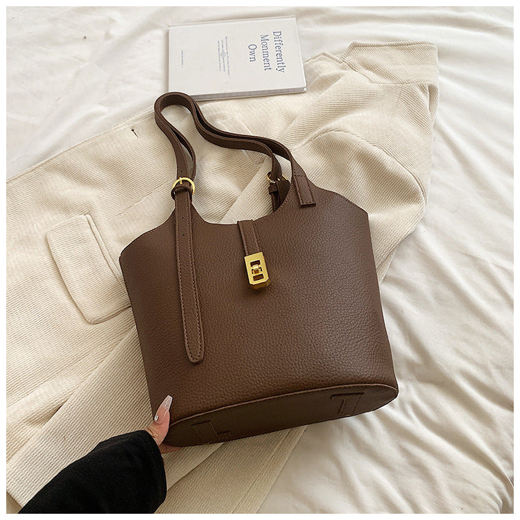 Women's High-grade Retro Underarm Super Hot Portable Bags