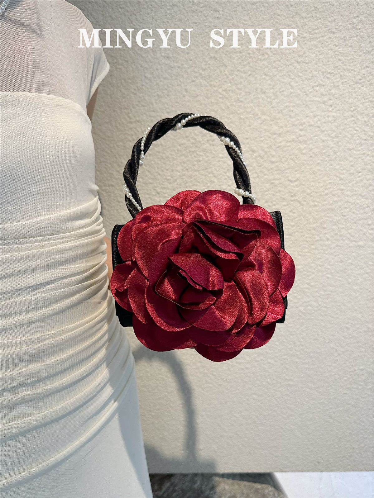 Retro Twist Pearl Clutch Rose Three-dimensional Bags