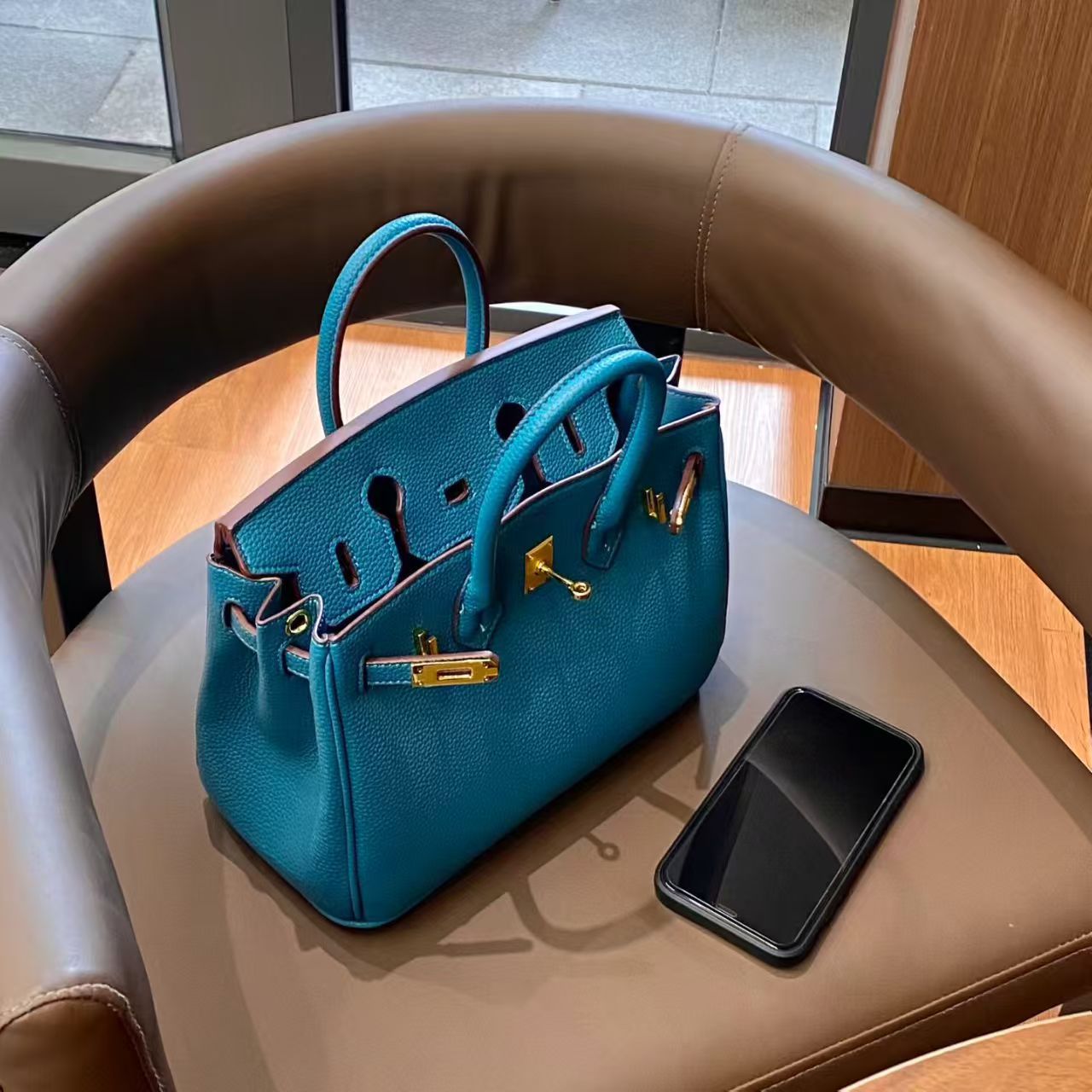 Women's Fashion Satine Litchi Pattern Large Capacity Women's Handbag