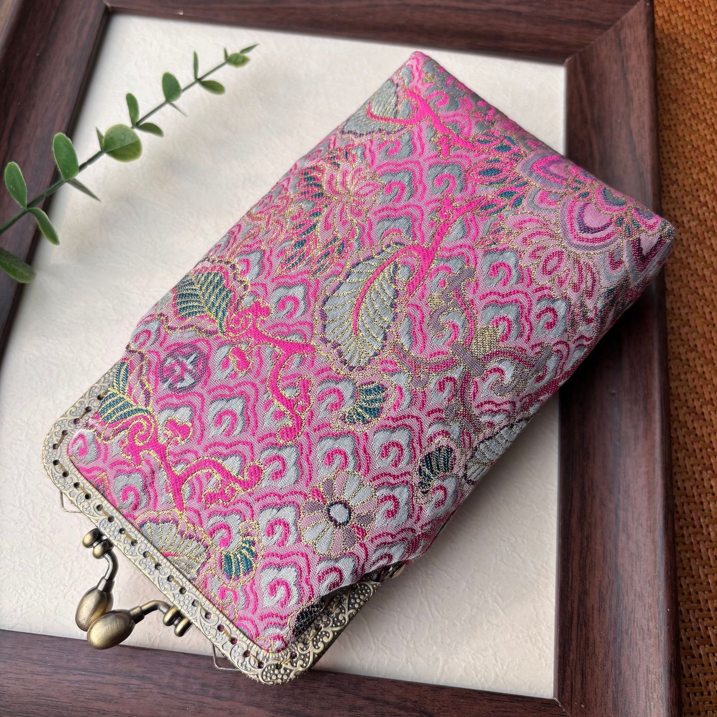 Finished Ancient Style Female Vertical Retro Tassel Frame Mobile Phone Bag